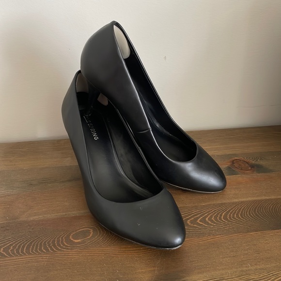 Classic black high heels size 8 - Picture 1 of 3